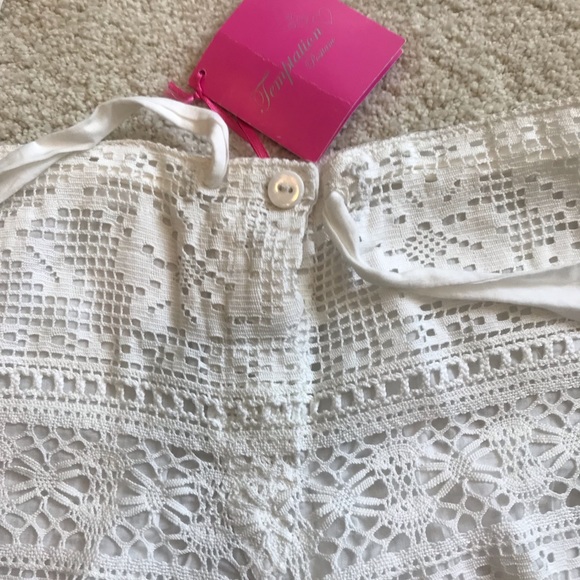 Italian Lace Shorts - Picture 2 of 9